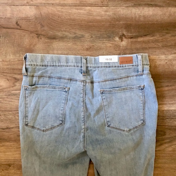 NWT Judy Blue Mid Rise Skinny Fit Jeans - Picture 5 of 8
